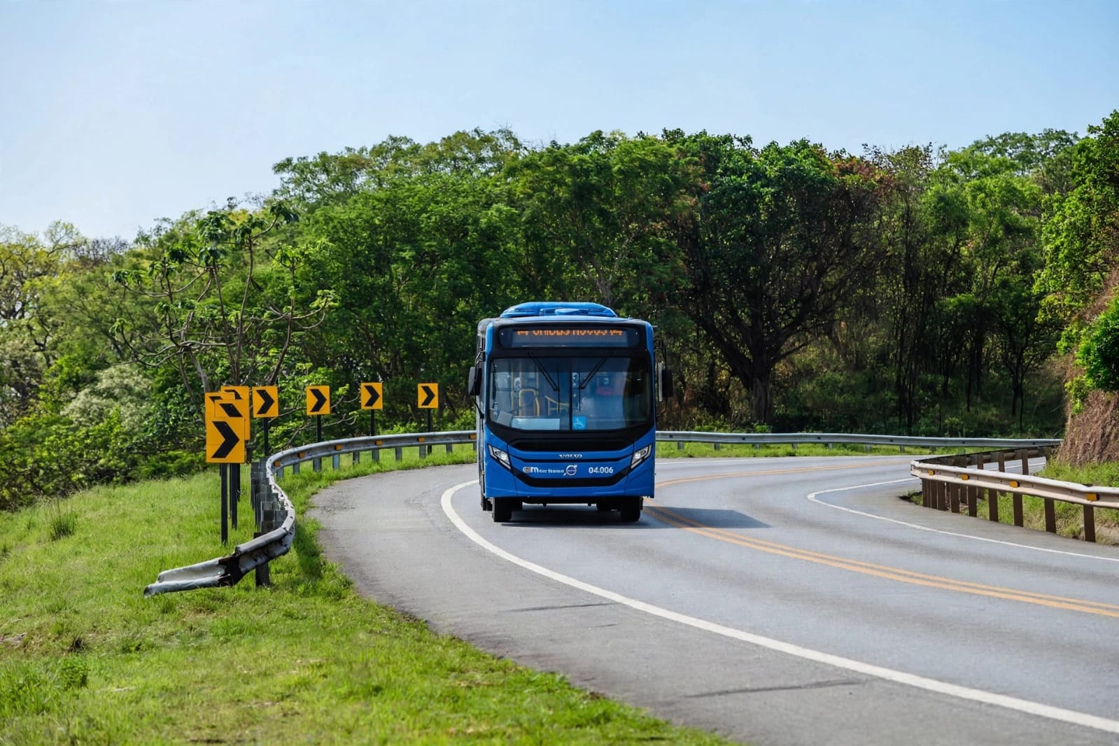 Ao todo, 40 ônibus seminovos estão saindo de Porto Velho com destino a Rio Branco. (Foto: Val Fernandes/Secom)