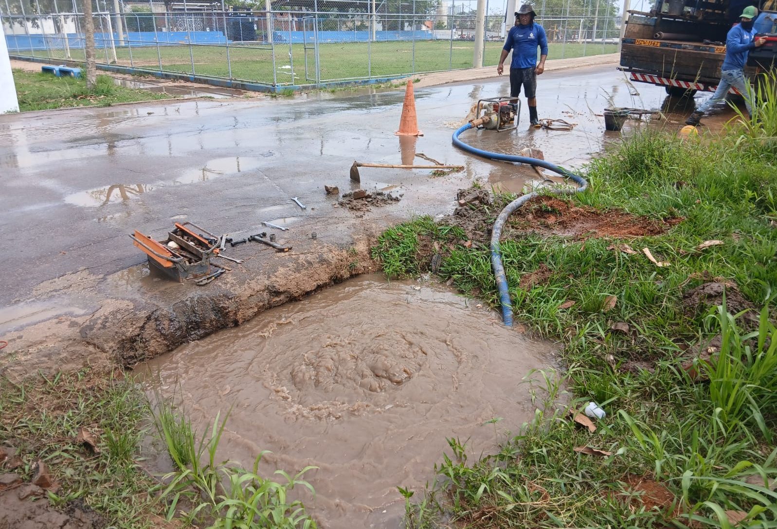 Prefeitura realiza manutenção preventiva em registro para melhorar sistema de abastecimento 2 WhatsApp Image 2026 09 28 at 11.59.08 e1790624964376