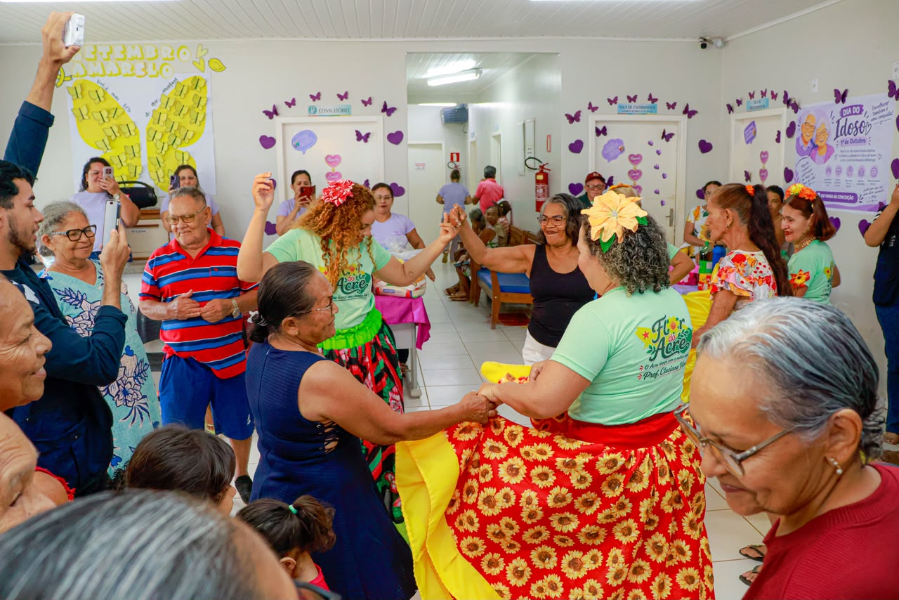 A programação promoveu uma manhã de confraternização, com atividades de lazer, cuidados e atualização cadastral, fortalecendo a convivência entre os usuários e a equipe de saúde. (Foto: Átilas Moura/Secom)