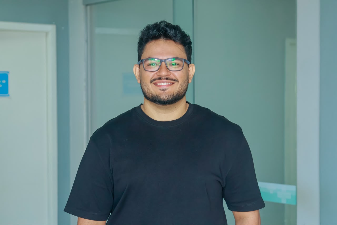 “Esse reconhecimento destaca o apoio da gestão, a dedicação da equipe e a importância de ouvir o cidadão para aprimorar os serviços de saúde, colocando o Acre em evidência nacional”, destacou Pedro. (Foto: Átilas Moura/Secom)
