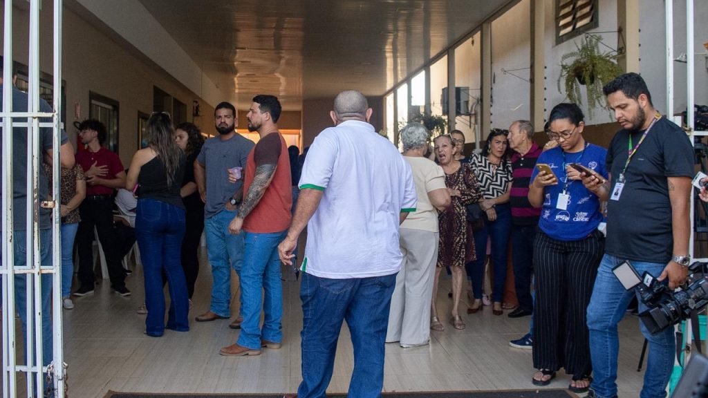 Prefeitura de Rio Branco decreta luto oficial de três dias pela morte do jornalista Ayres Rocha 6 Velorio Ayres Rocha 4 e1792012107405
